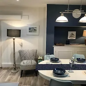 Rosie's On The Crescent Apartment Filey