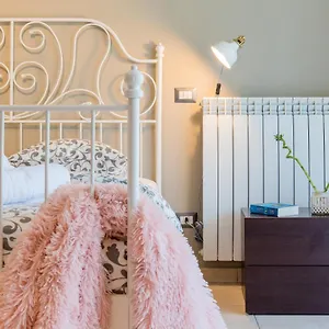 https://one-love-metropolitan-gardens-studio.bucharesthotelsnow.com